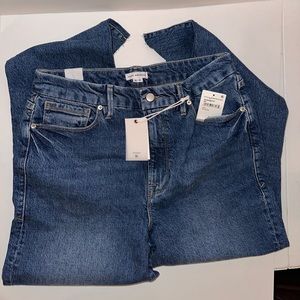 NWT-Good American Jeans-Skinnyish fit with high rise waist.